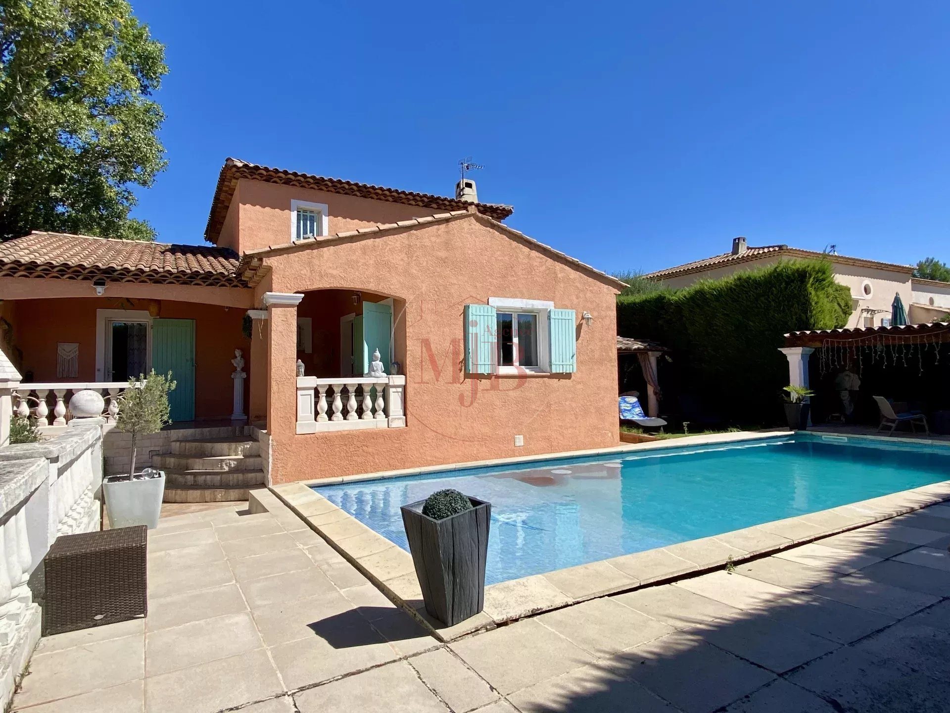 Maison à vendre, 129m², Châteauneuf-le-Rouge