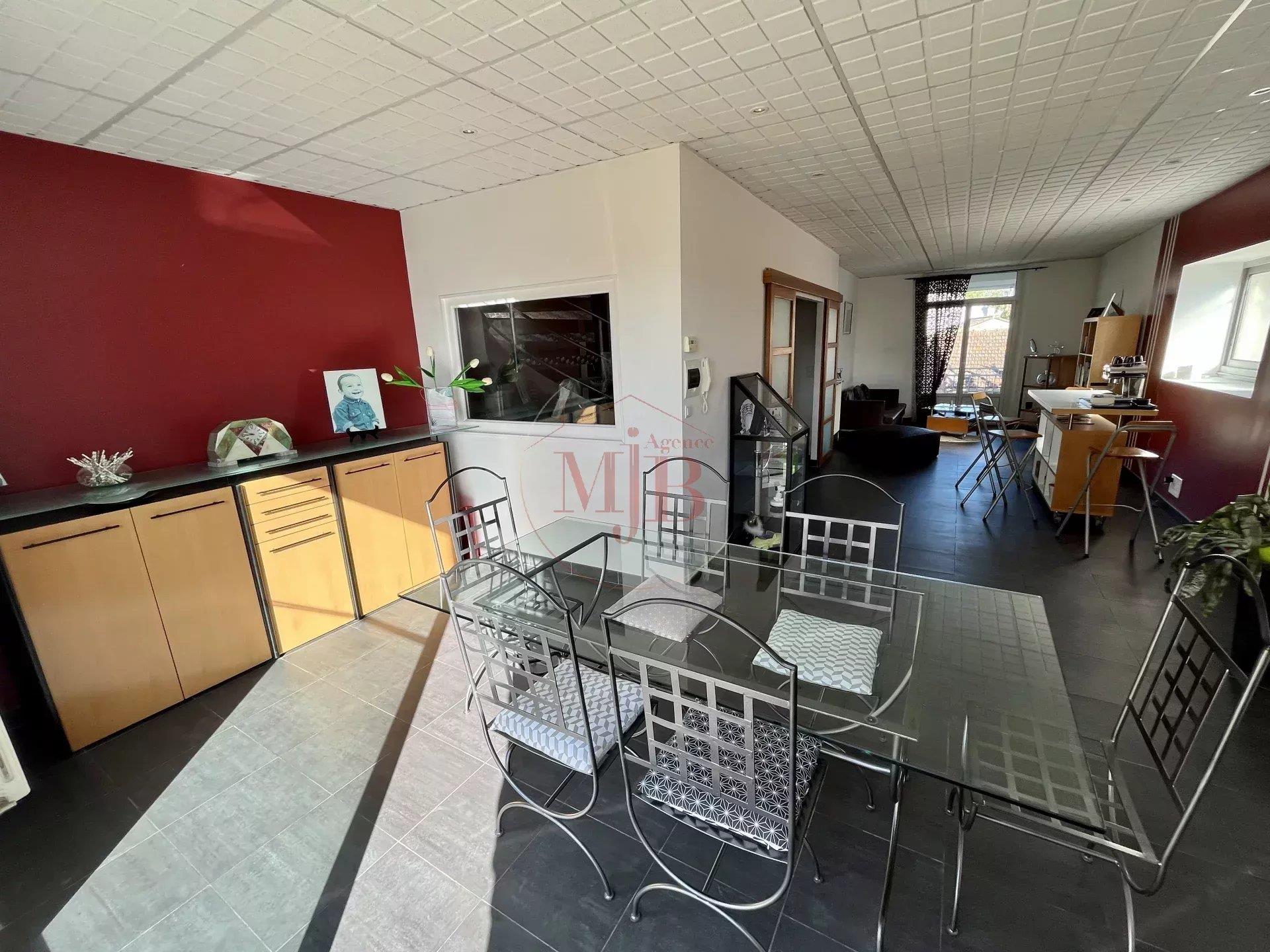 Maison à vendre, 177m², Le Puy-Sainte-Réparade