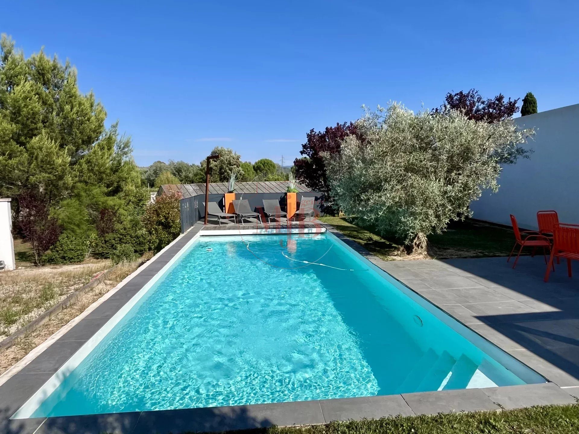 Maison à louer, 350m², Le Puy-Sainte-Réparade