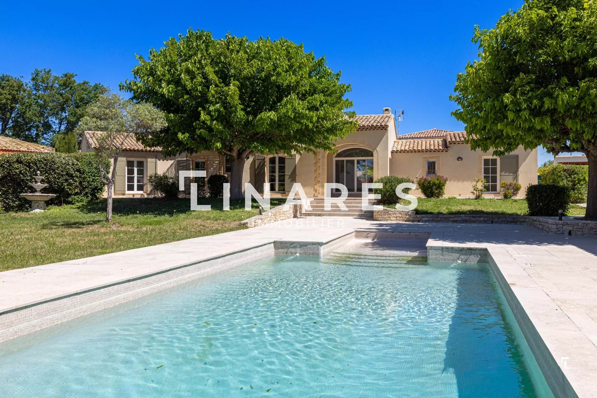 Maison à vendre, 210m², Eguilles