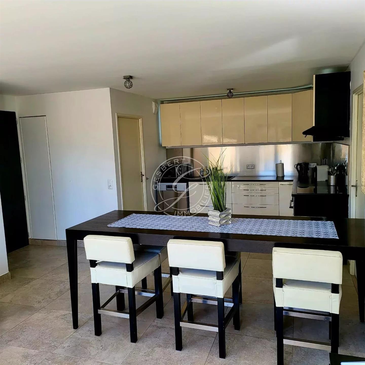 Appartement à vendre, 90m², Grimaud