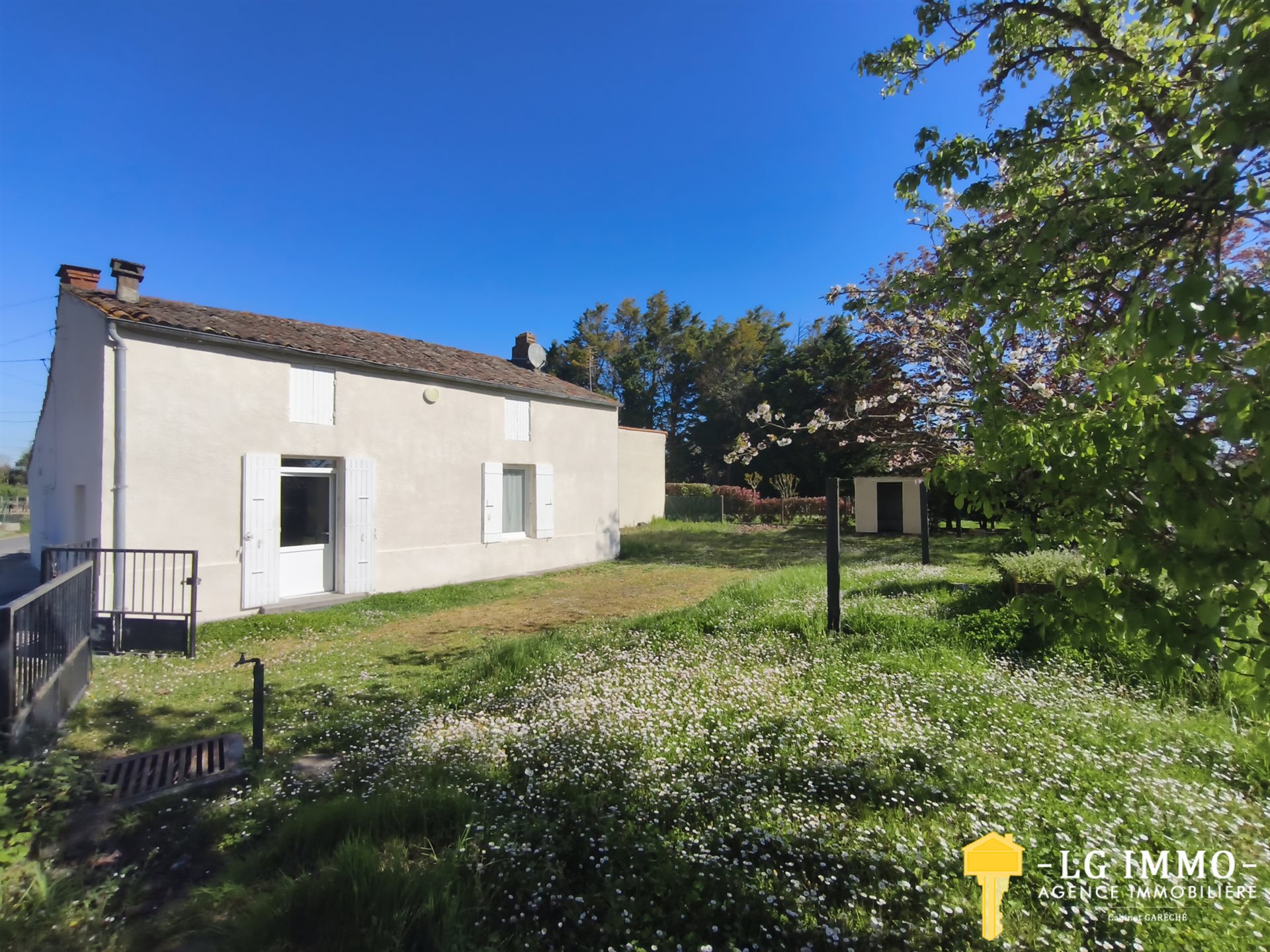 Maison à vendre, 90m², Brie-sous-Mortagne
