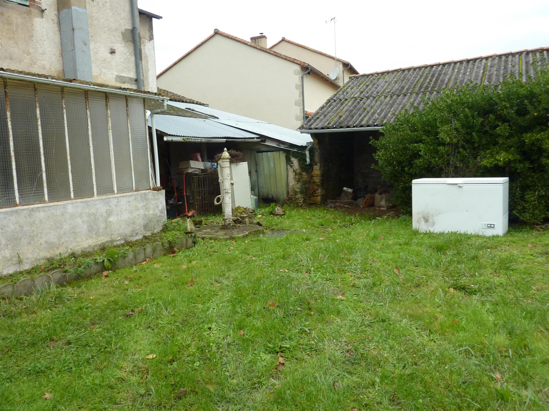 Maison à vendre, 215m², Lathus-Saint-Rémy