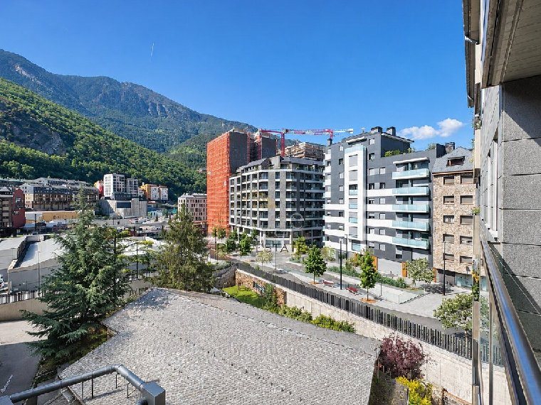 3-bedroom flat for sale in Andorra la Vella · 31 of 33