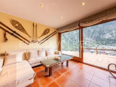 Casa adossada de 8 habitacions en venda a Andorra la Vella · 56 de 60