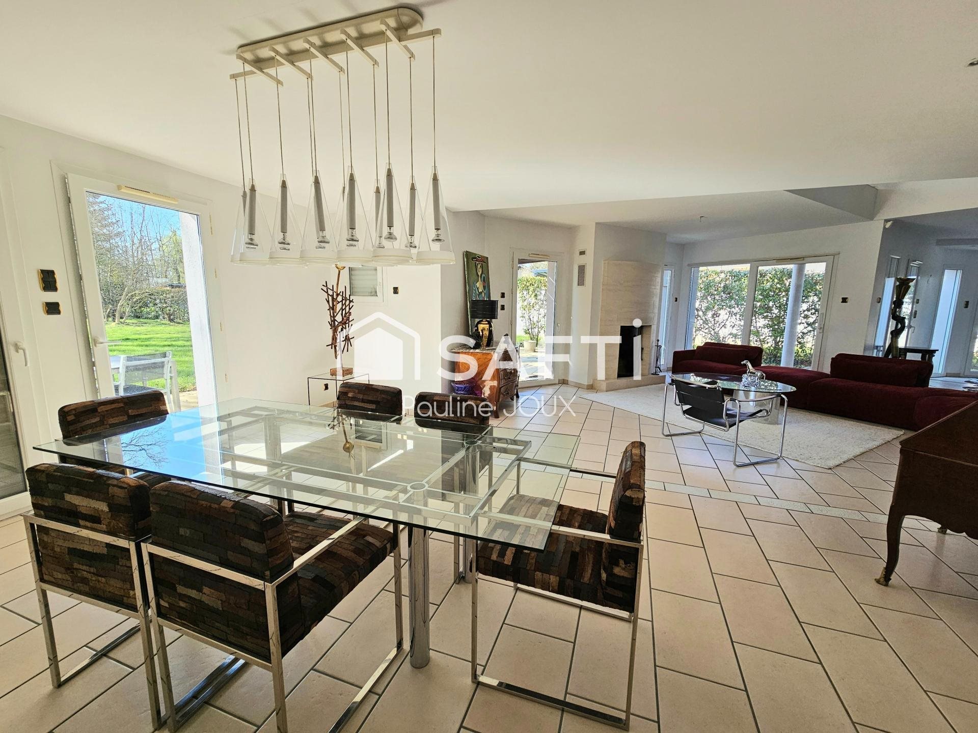 Maison à vendre, 375m², Mirecourt