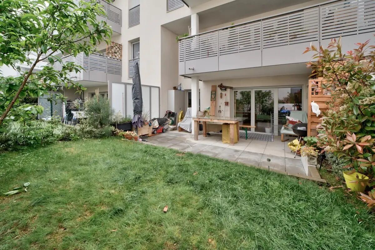 Appartement à vendre, 69m², Saint-Genis-Pouilly
