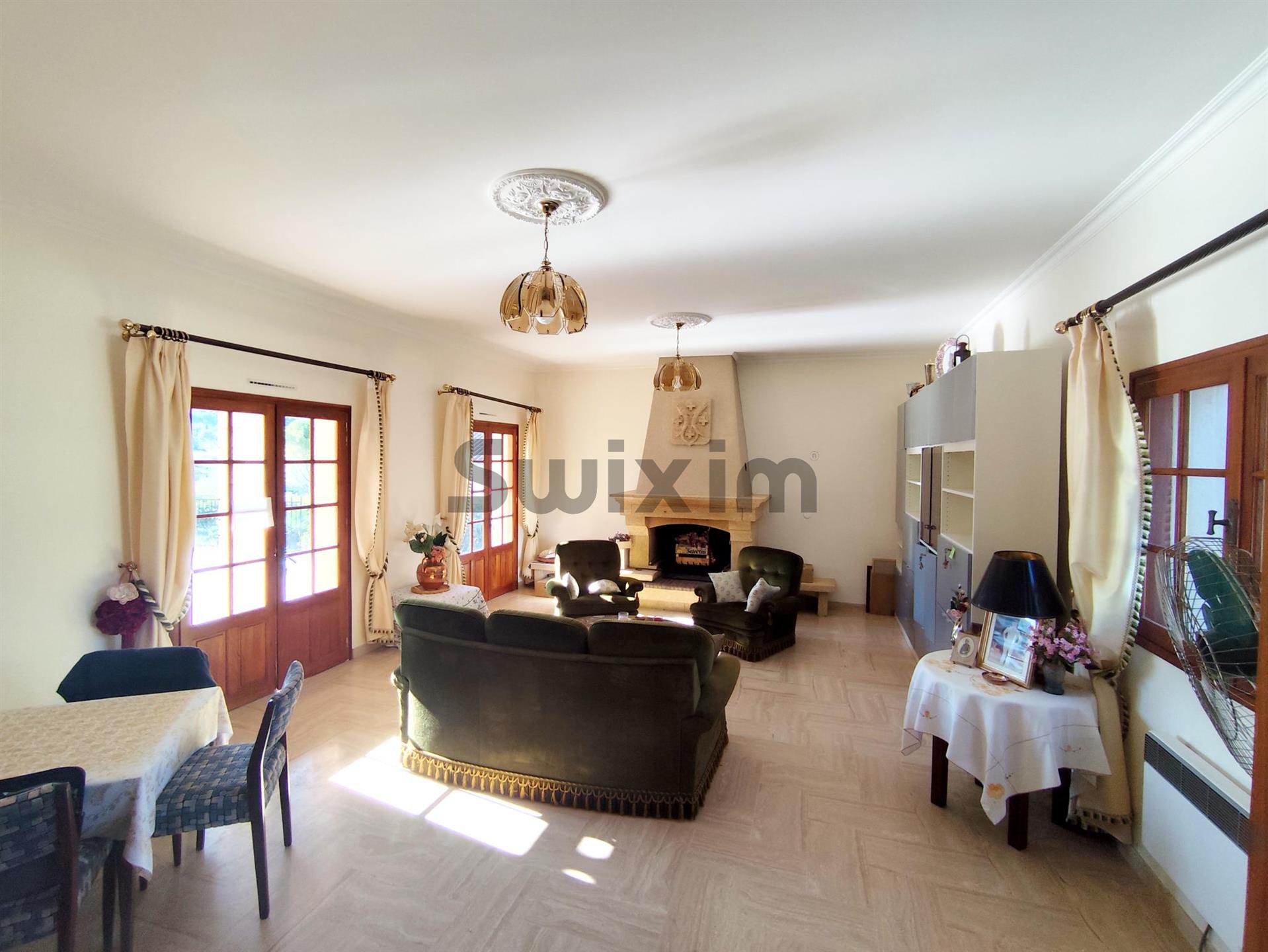 Maison à vendre, 176m², Barjac