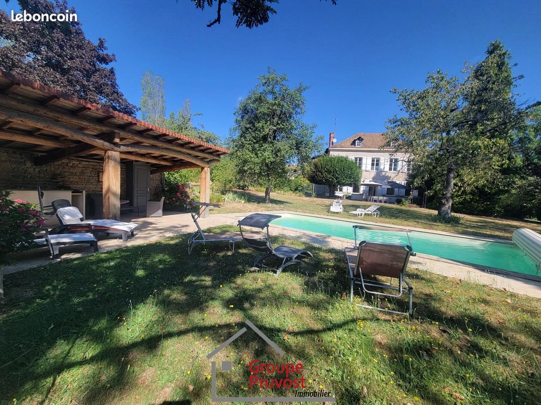 Maison à vendre, 290m², Renaison