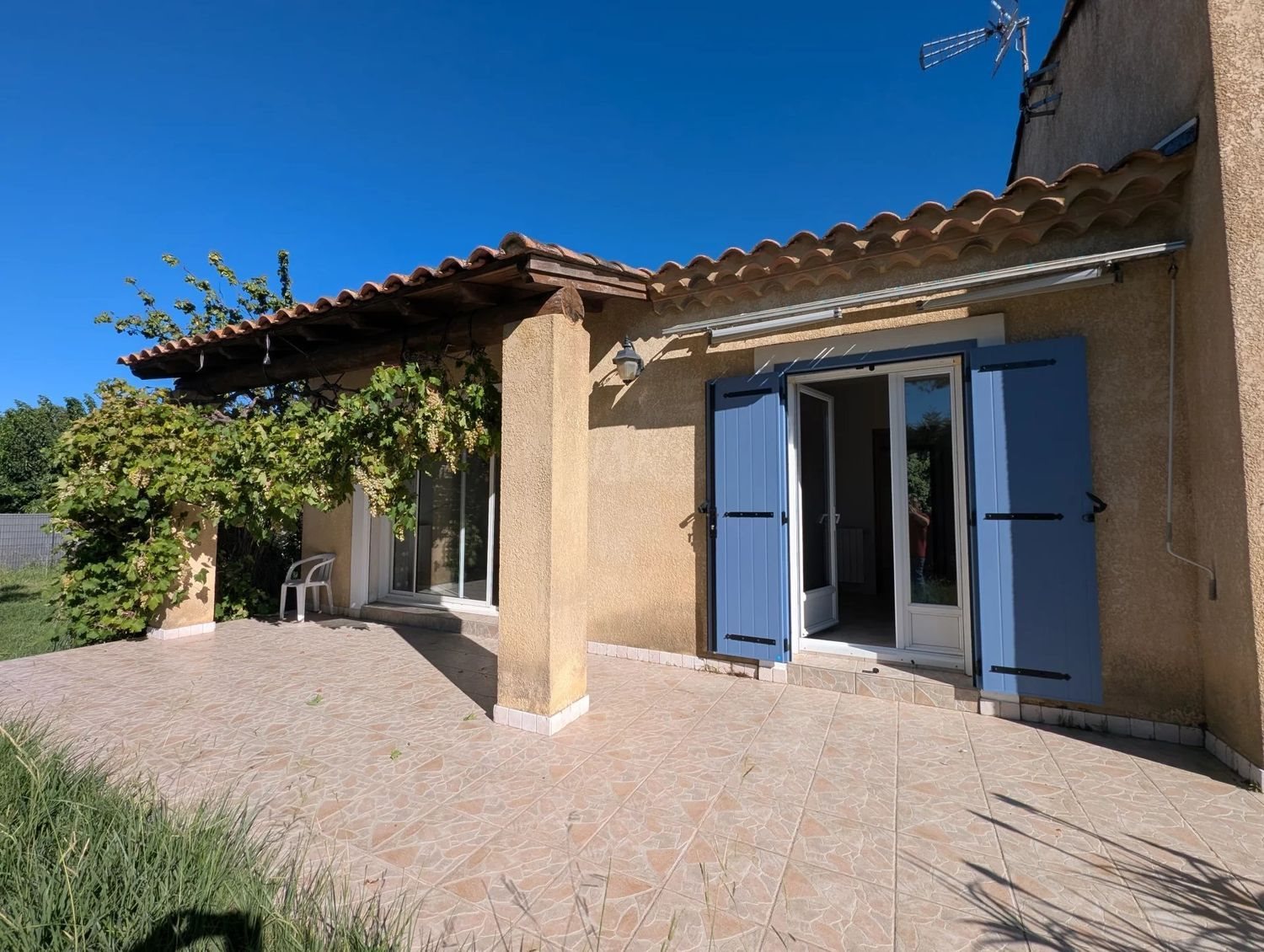 Maison à louer, 110m², Fontvieille