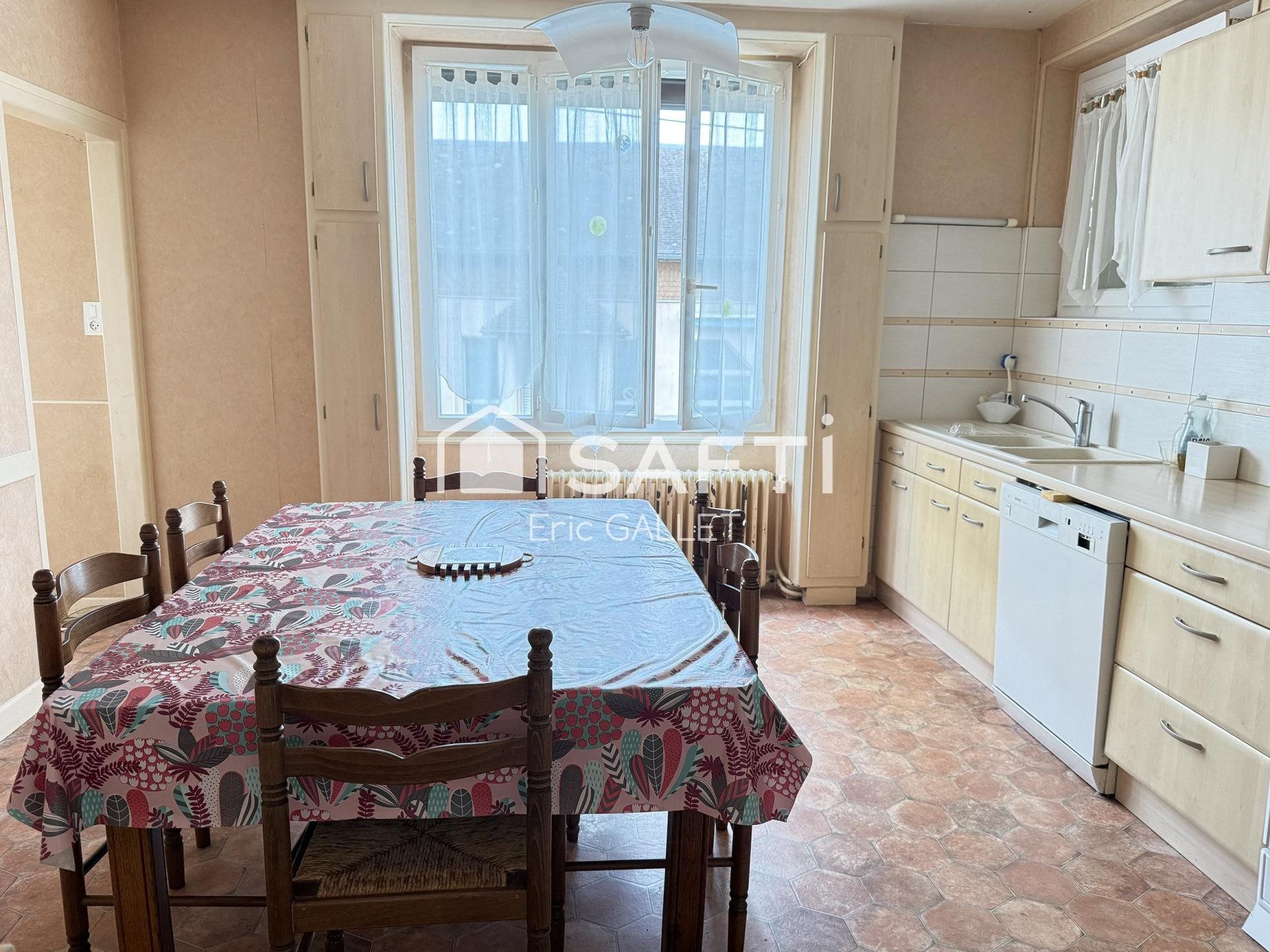 Maison à vendre, 146m², Lubersac