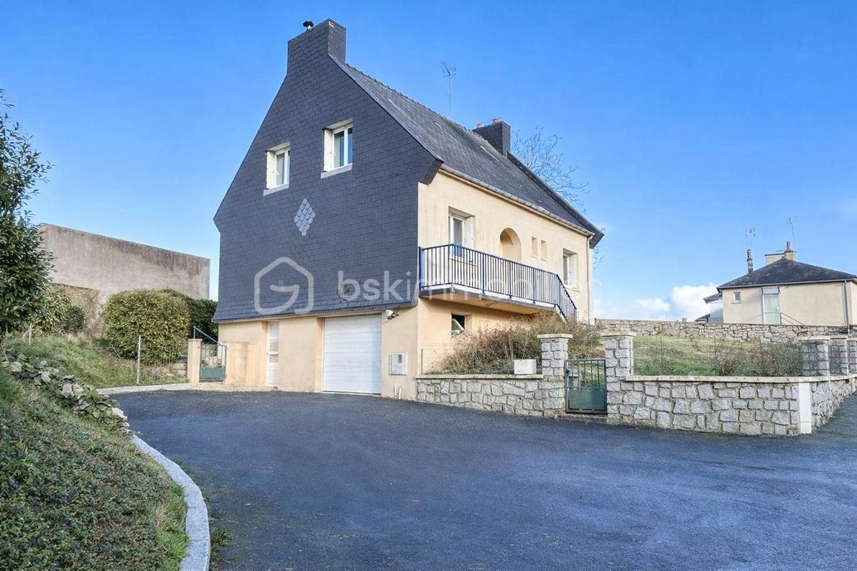 Maison à vendre, 111m², La Bazouge-du-Désert