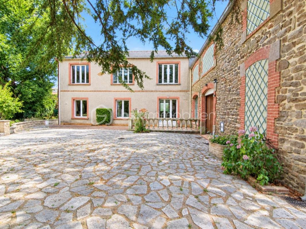 Maison à vendre, 433m², Fougères