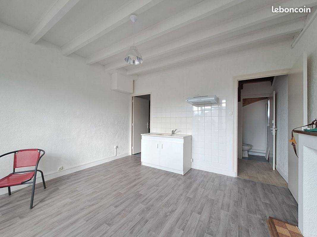 Maison à louer, 94m², Ardin