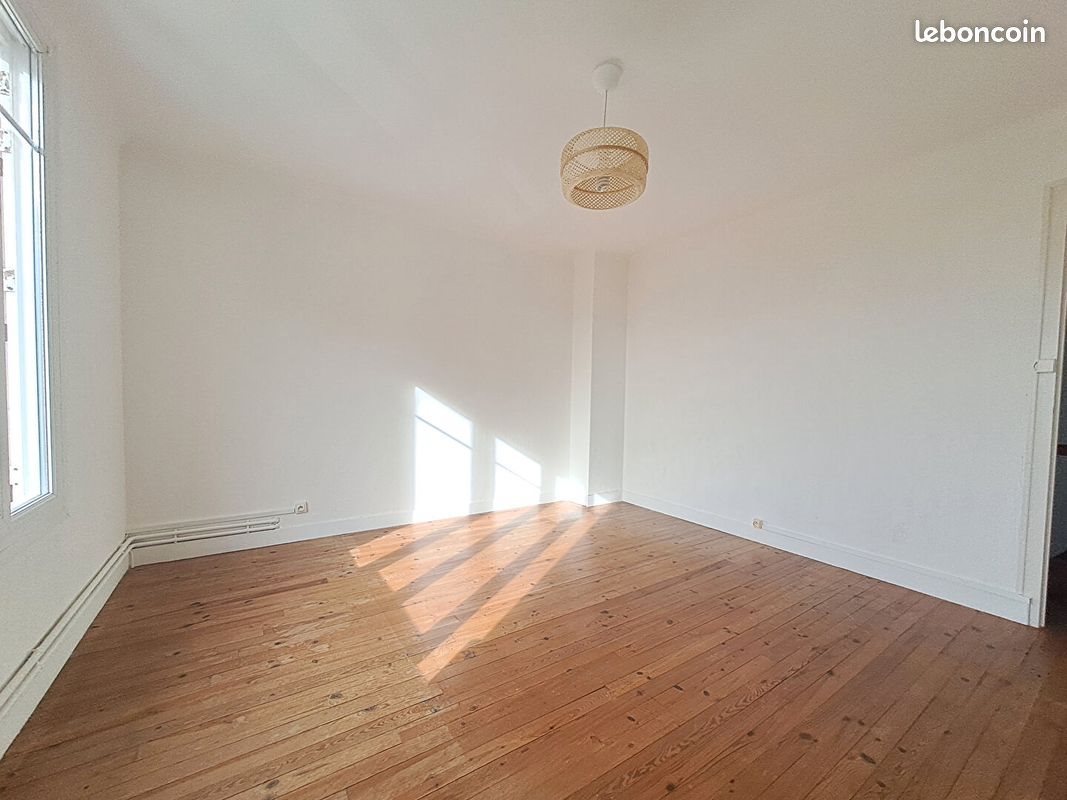Maison à louer, 94m², Ardin