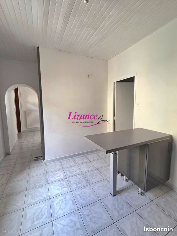Maison à vendre, 76m², Lécluse