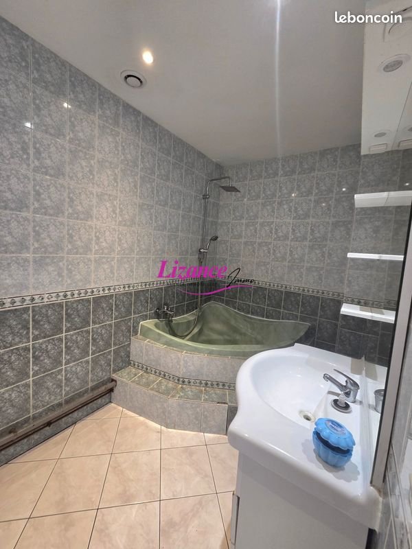 Maison à vendre, 76m², Lécluse