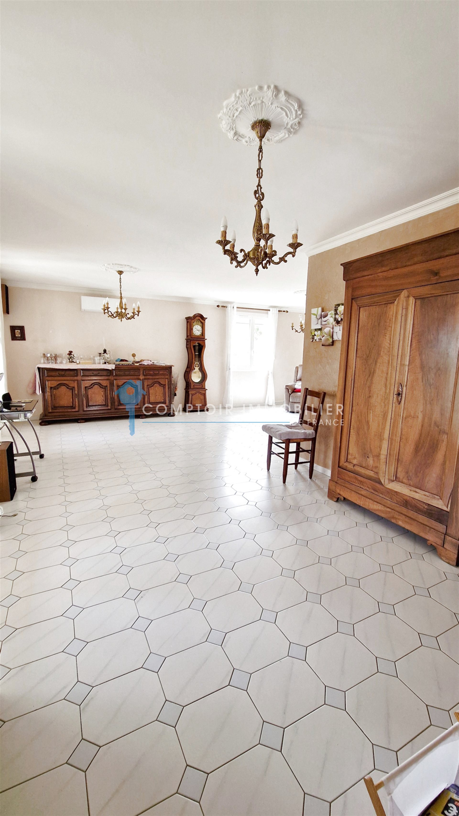 Maison à vendre, 145m², Saint-Julien-les-Rosiers