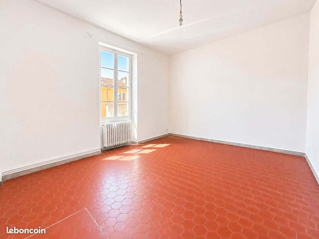 Appartement à louer, 76m², Nîmes