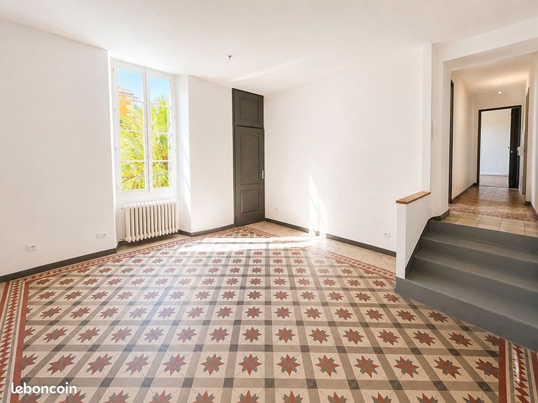 Appartement à louer, 76m², Nîmes