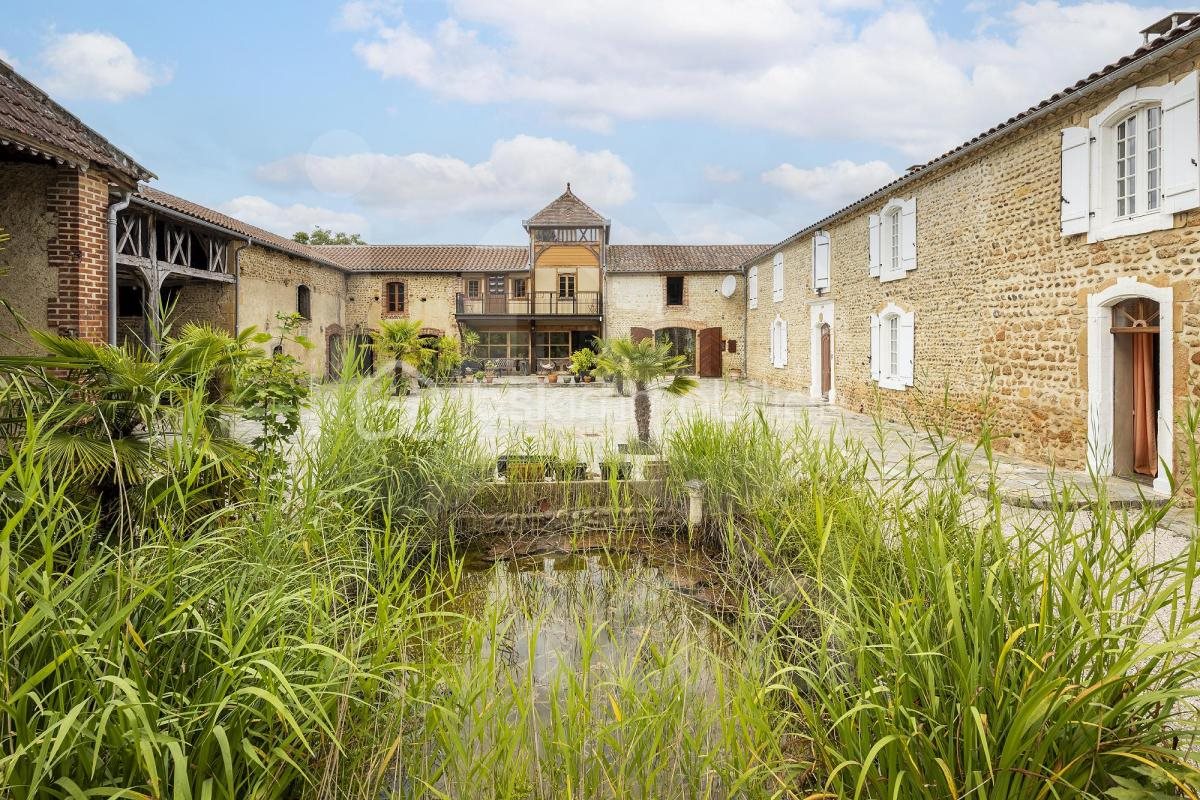 Maison à vendre, 400m², Villecomtal-sur-Arros