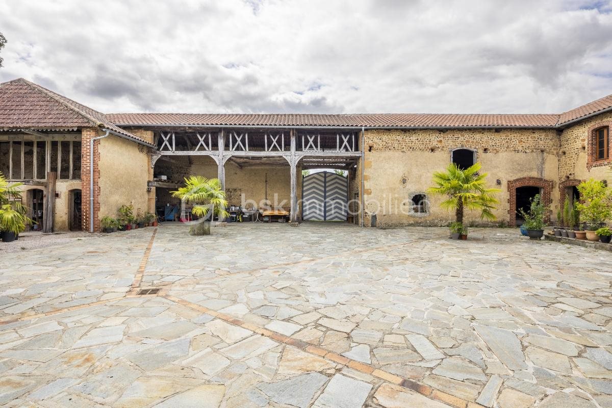 Maison à vendre, 400m², Villecomtal-sur-Arros