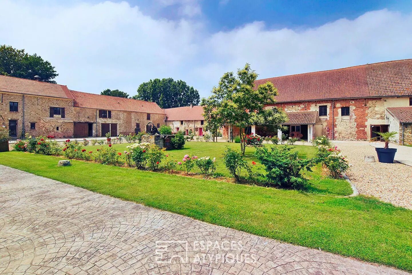 Maison à vendre, 3106m², Crécy-la-Chapelle