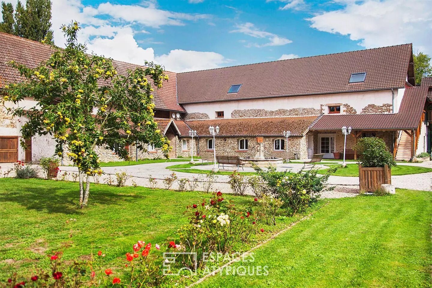 Maison à vendre, 3106m², Crécy-la-Chapelle