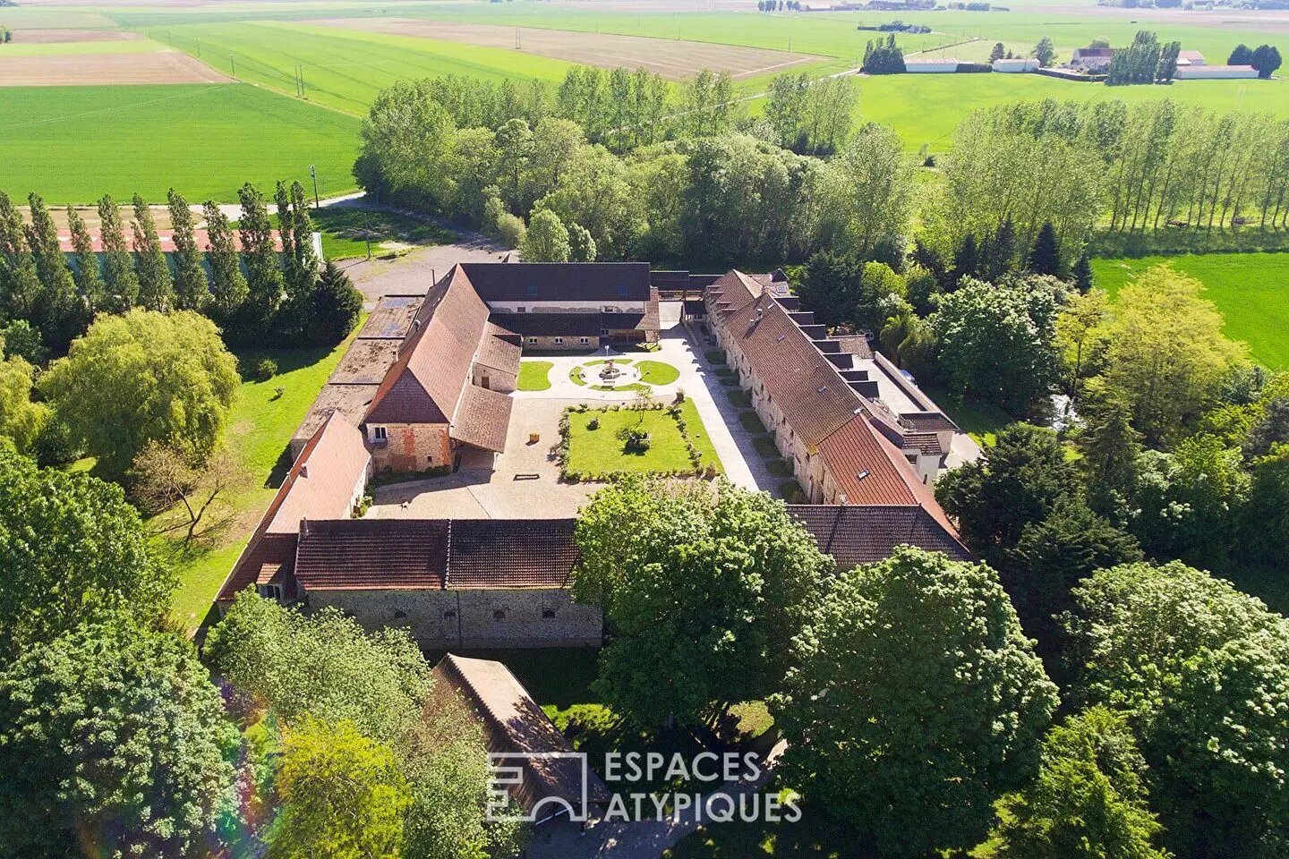 Maison à vendre, 3106m², Crécy-la-Chapelle