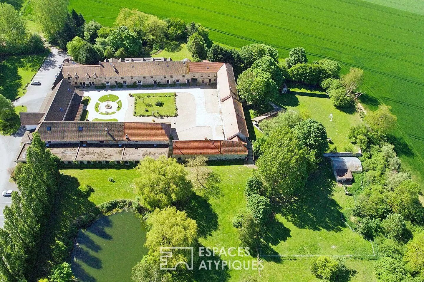 Maison à vendre, 3106m², Crécy-la-Chapelle