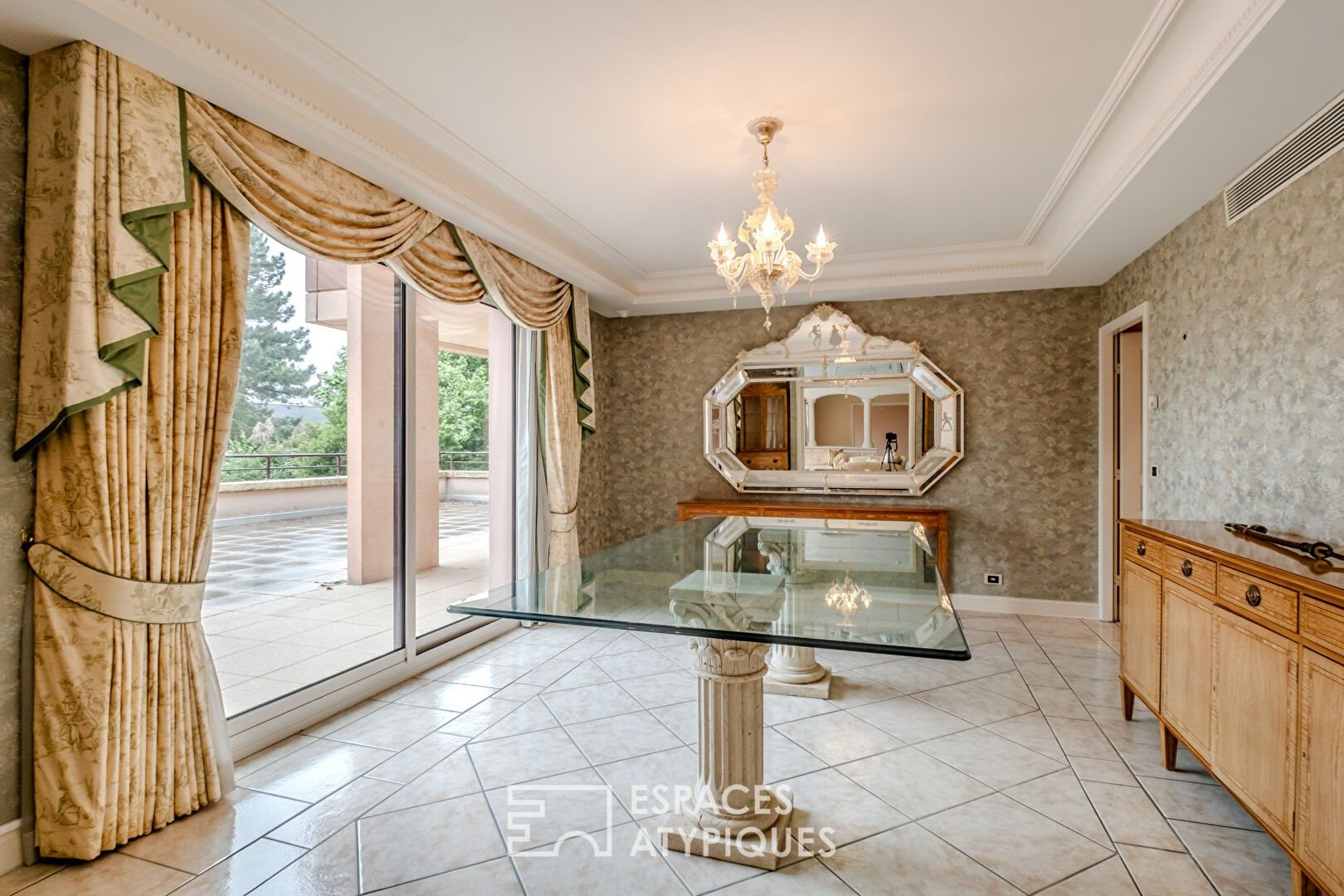 Appartement à vendre, 349m², Prévessin-Moëns