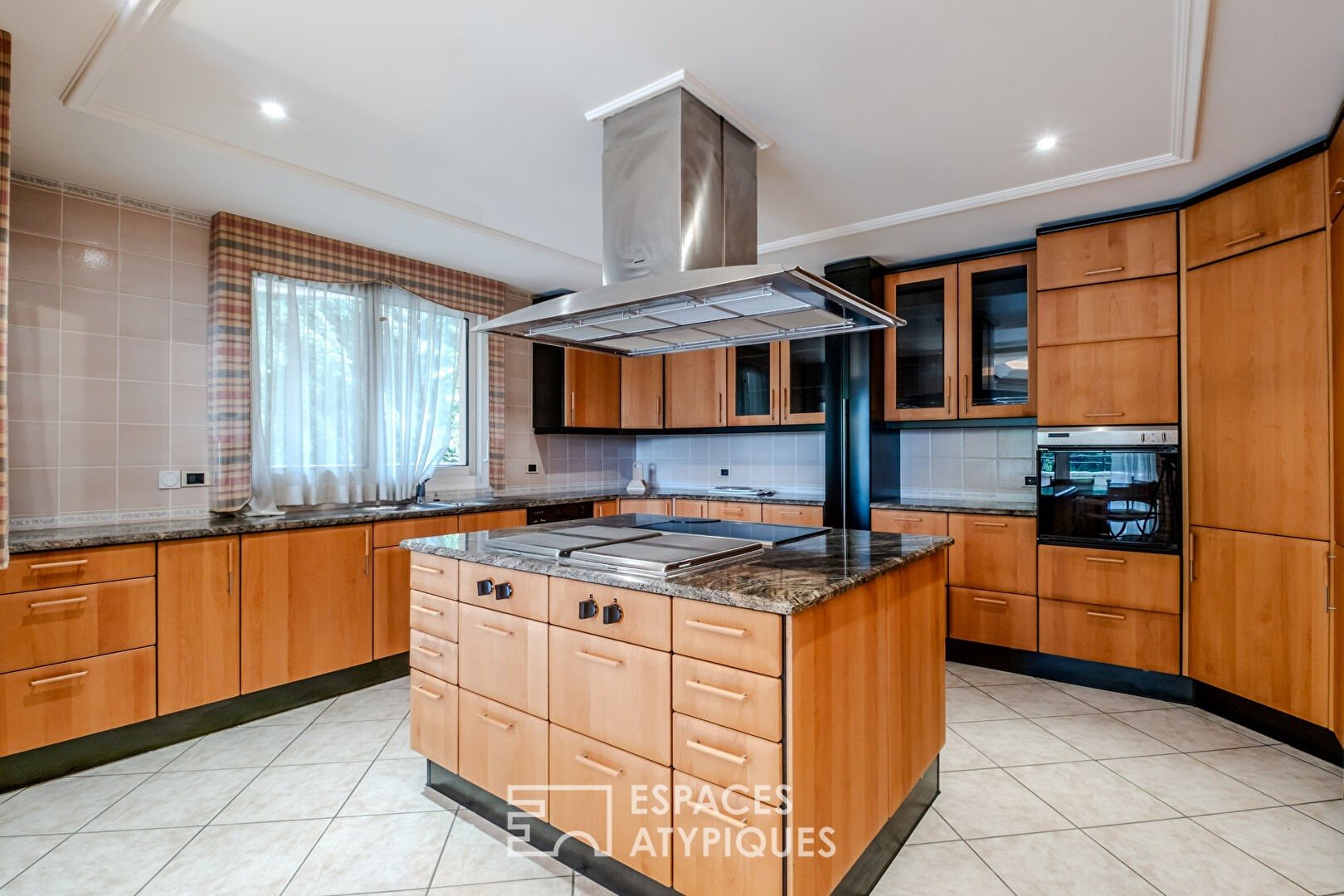 Appartement à vendre, 349m², Prévessin-Moëns