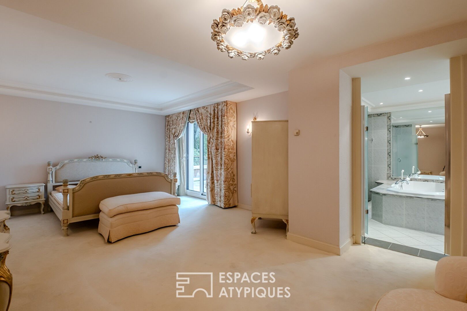 Appartement à vendre, 349m², Prévessin-Moëns