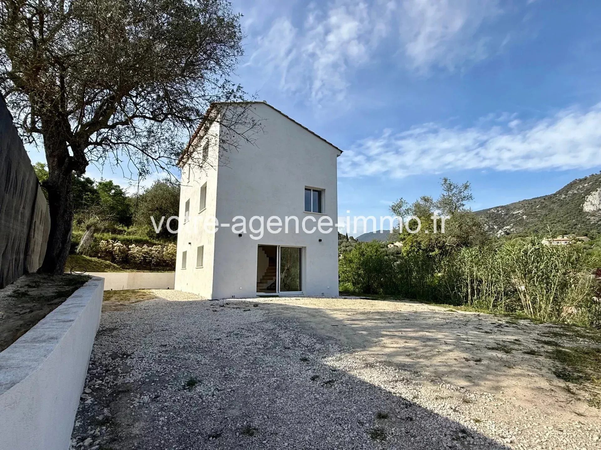 Maison à vendre, 122m², Tourrette-Levens