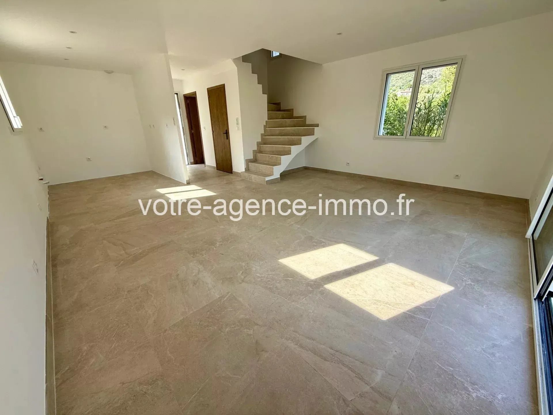 Maison à vendre, 122m², Tourrette-Levens