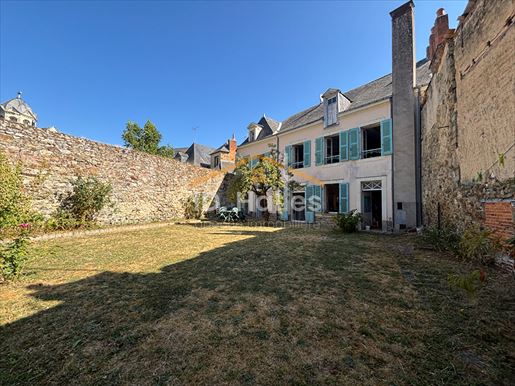 Maison 10 pièces 200 m² · à Craon · 200 m² · 148 500 €