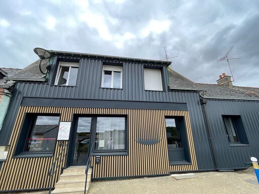 Local commercial 4 pièces 320 m² · à Ombrée d'Anjou · 320 m² · 171 500 €