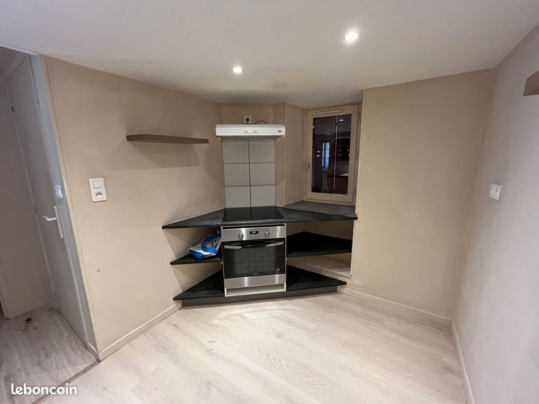 Maison à louer, 78m², Châteldon
