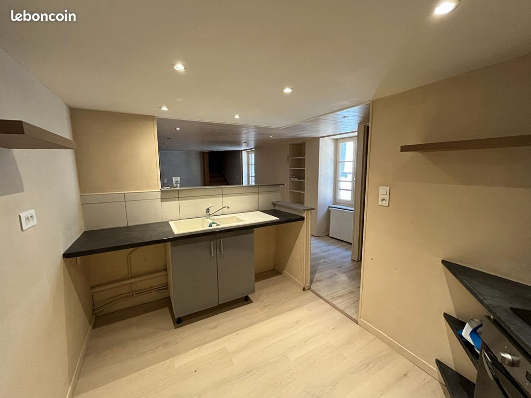 Maison à louer, 78m², Châteldon