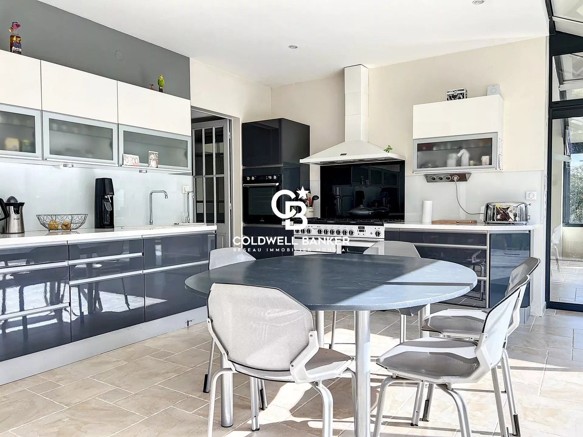 Maison à vendre, 375m², Saintes