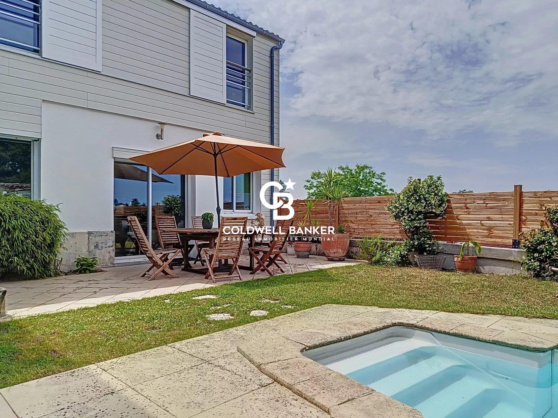 Maison à vendre, 216m², Saintes