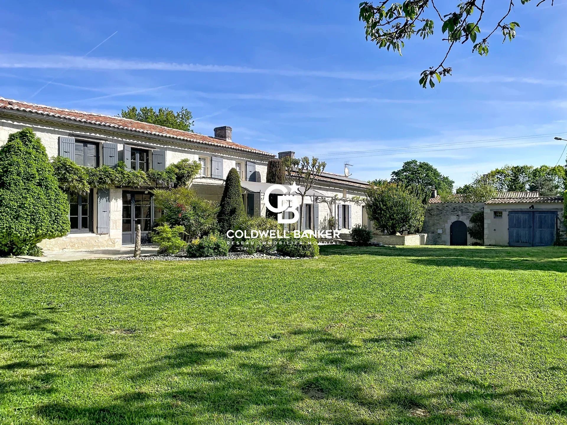 Maison à vendre, 365m², Corme-Royal