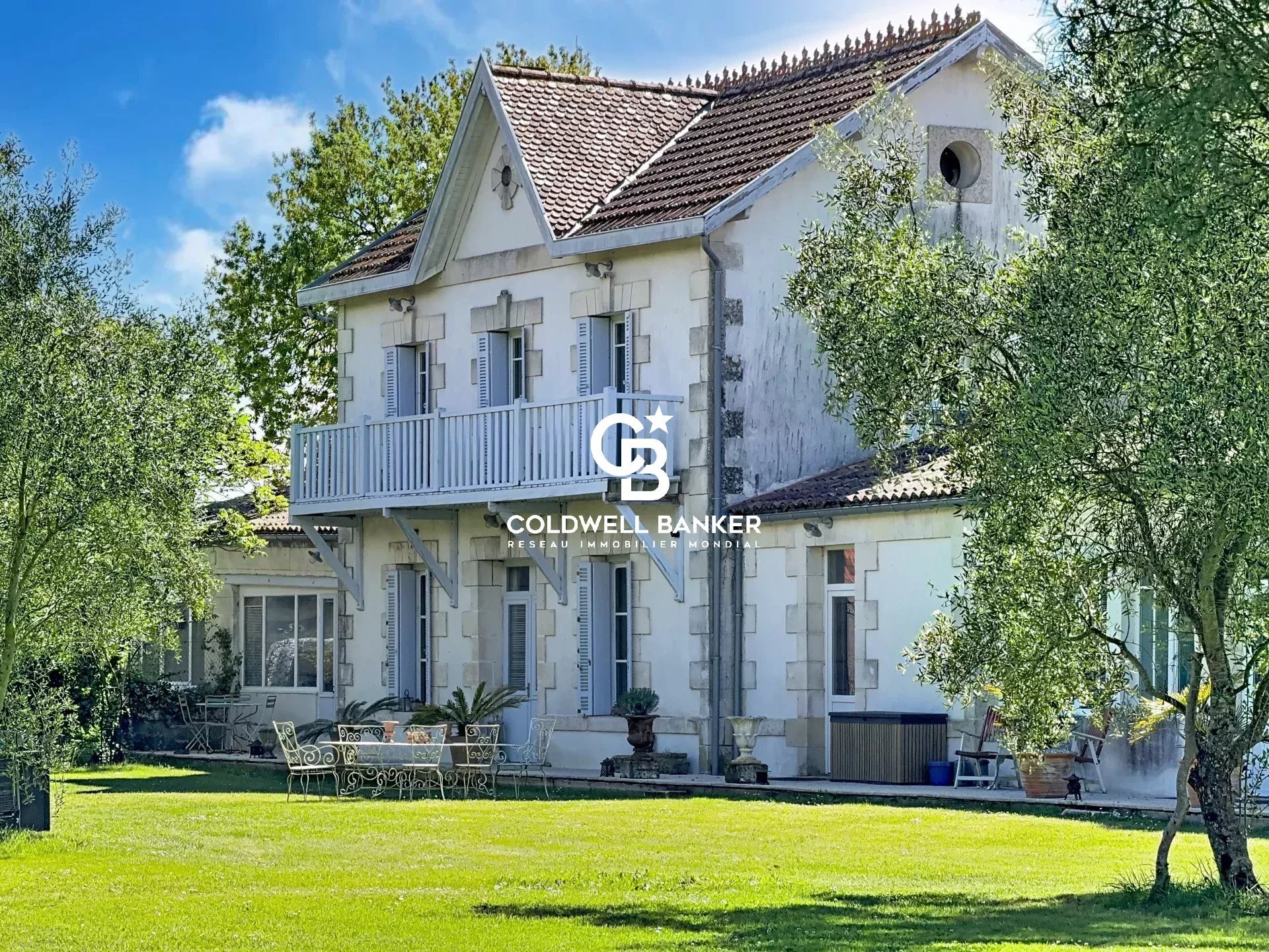 Maison à vendre, 269m², Mortagne-sur-Gironde