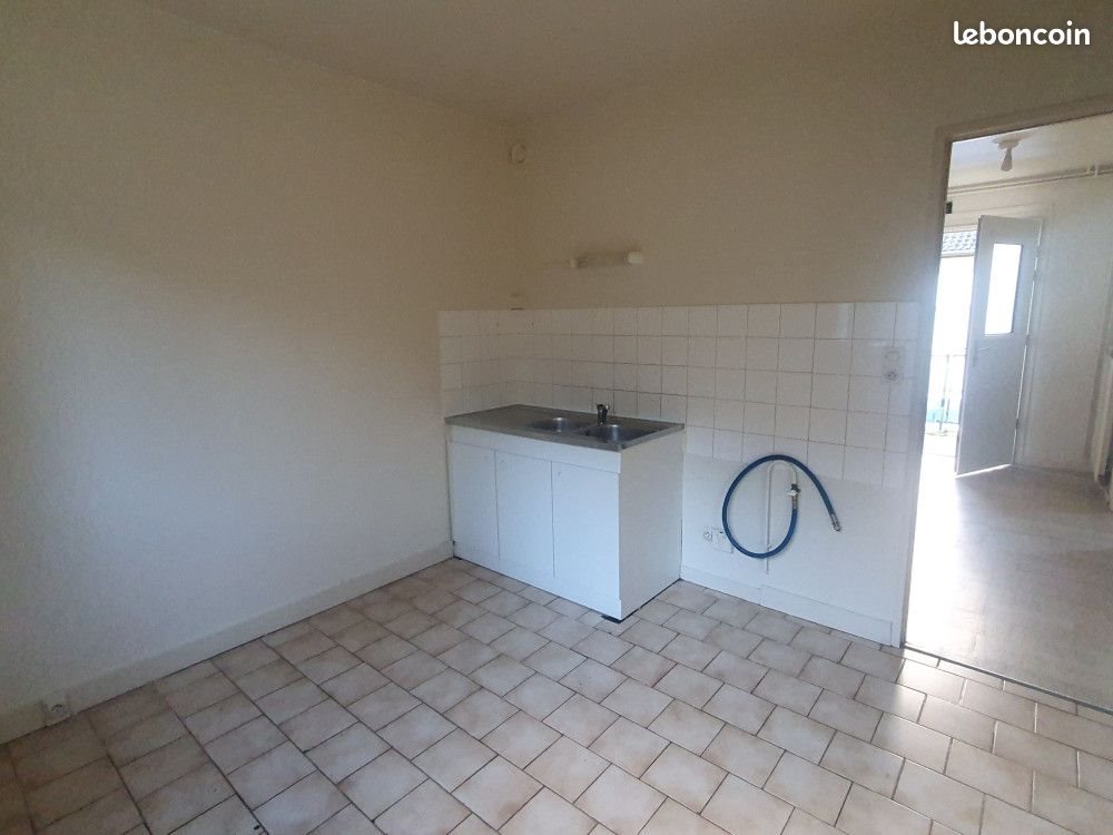 Maison à louer, 83m², Ville-sous-la-Ferté
