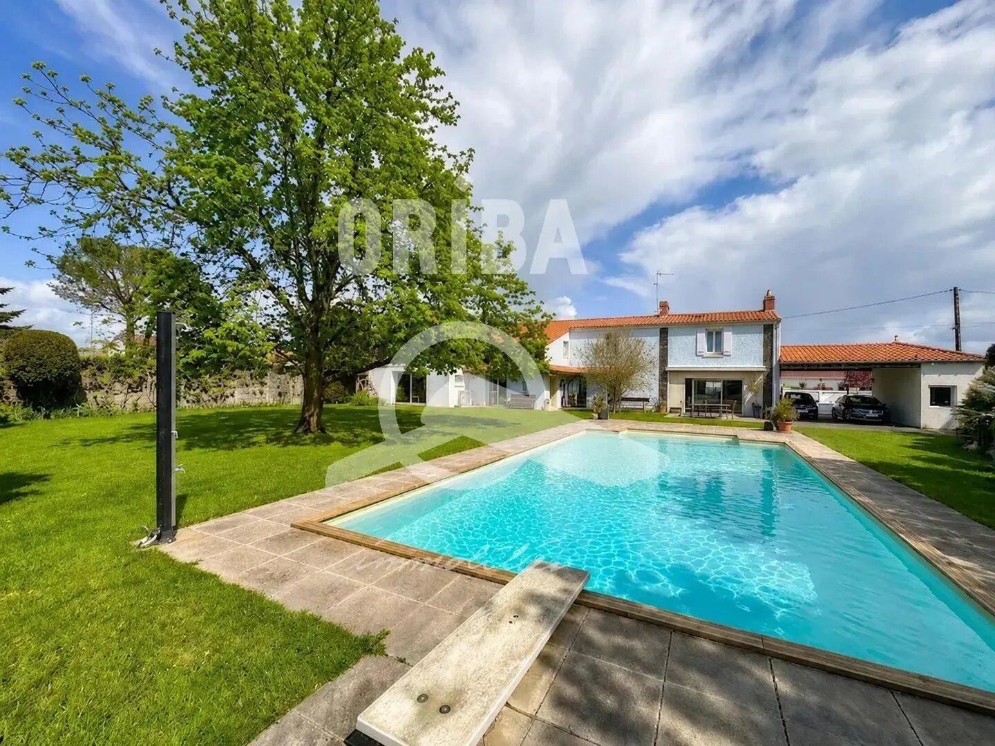 Maison à louer, 323m², Saint-Sébastien-sur-Loire