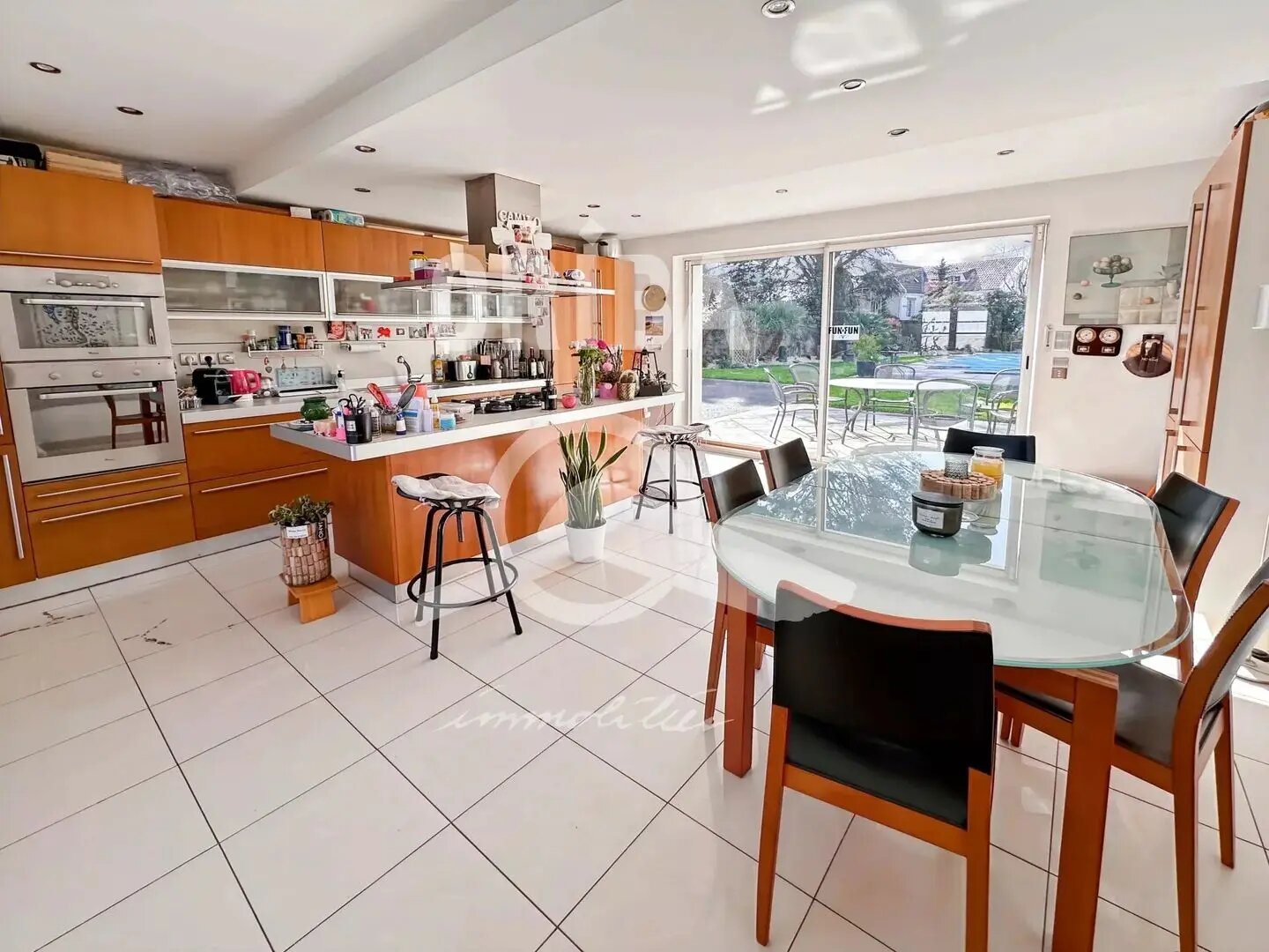 Maison à louer, 323m², Saint-Sébastien-sur-Loire