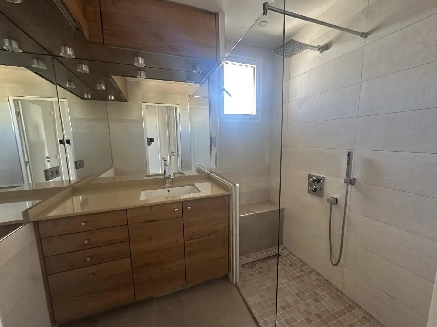 Appartement à louer, 72m², Marseille 8ème