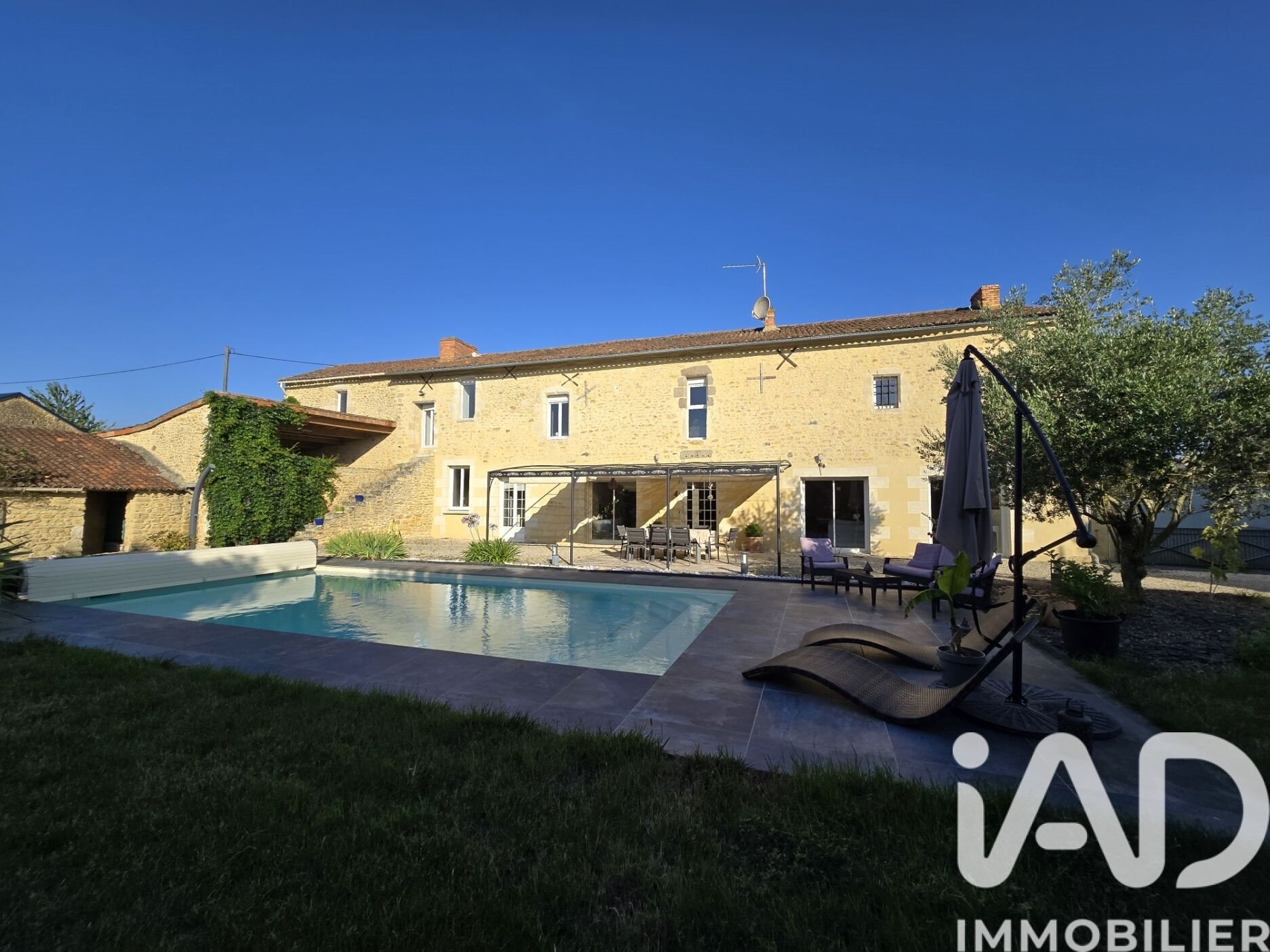 Maison à vendre, 208m², Saint-Varent