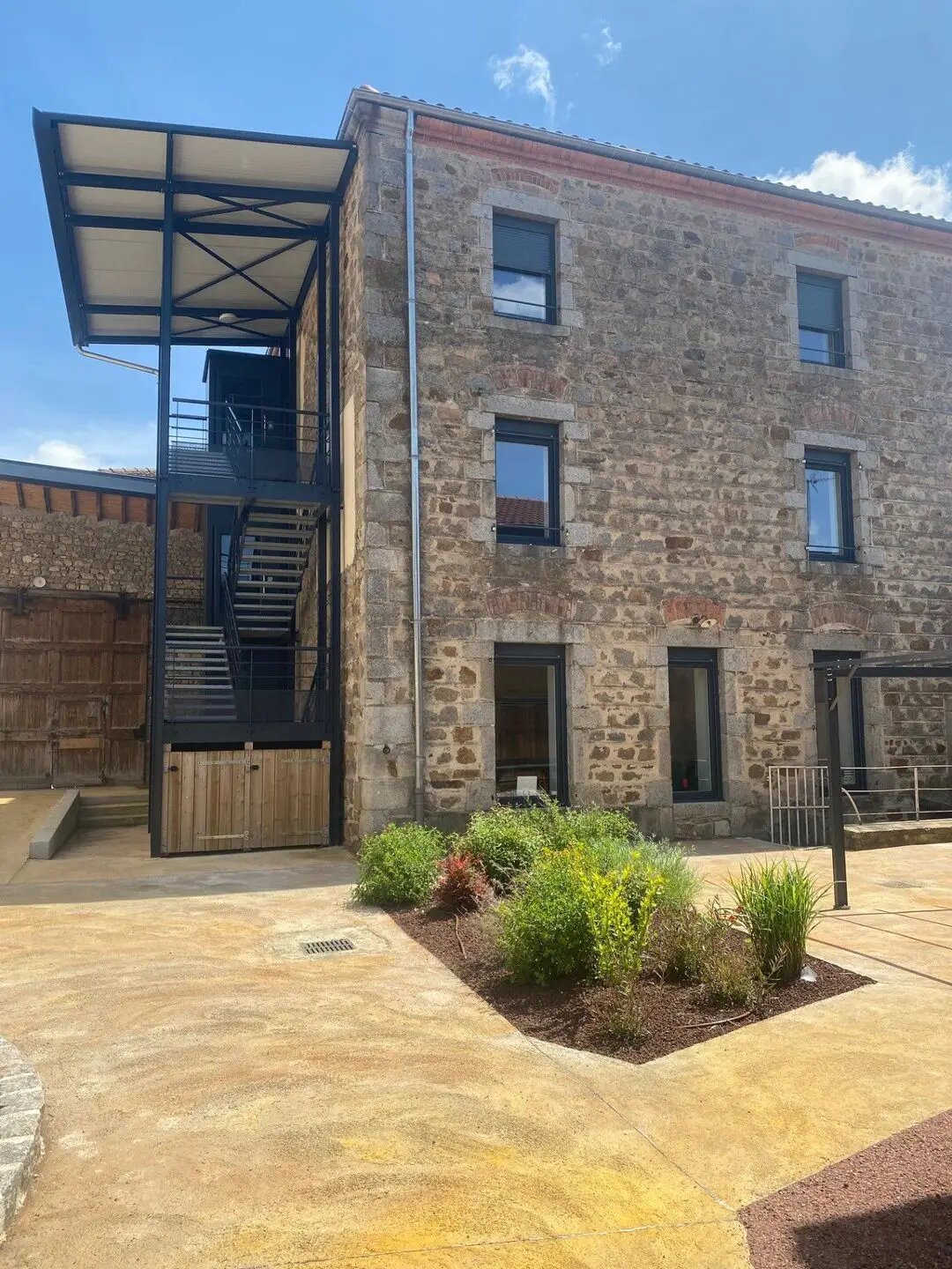 Appartement à louer, 48m², Chambost-Longessaigne