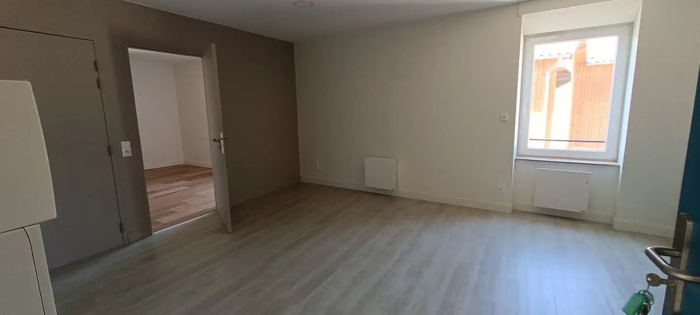 Appartement à louer, 48m², Chambost-Longessaigne